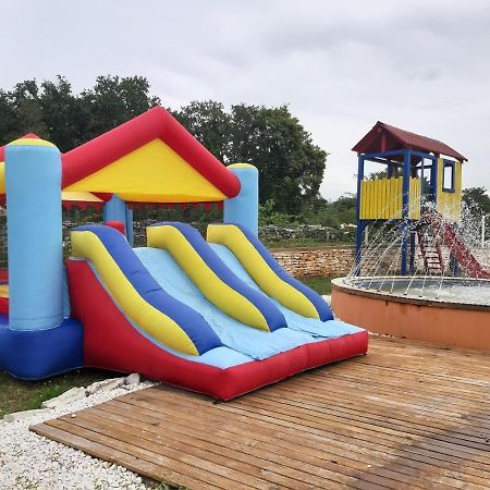 Kringa Holiday Park Village Jelovci מראה חיצוני תמונה