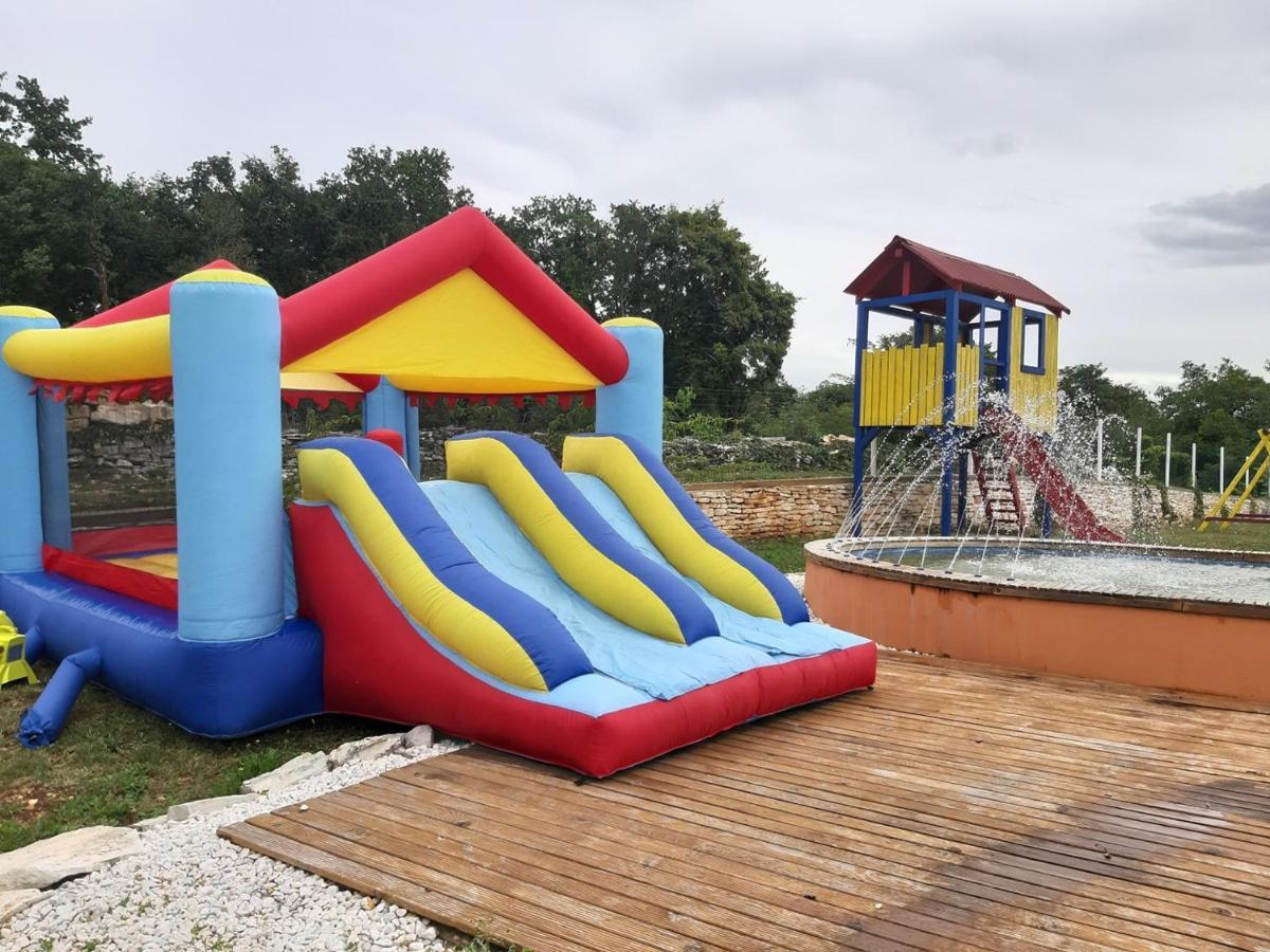 Kringa Holiday Park Village Jelovci מראה חיצוני תמונה