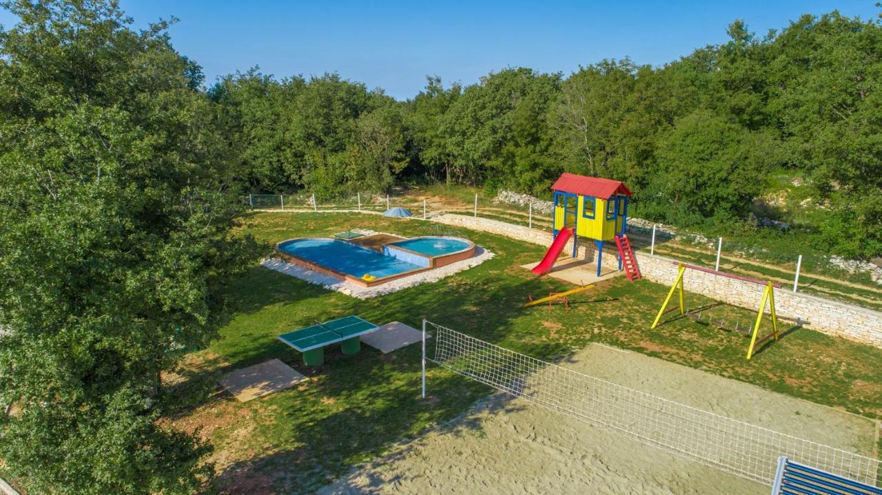 Kringa Holiday Park Village Jelovci מראה חיצוני תמונה