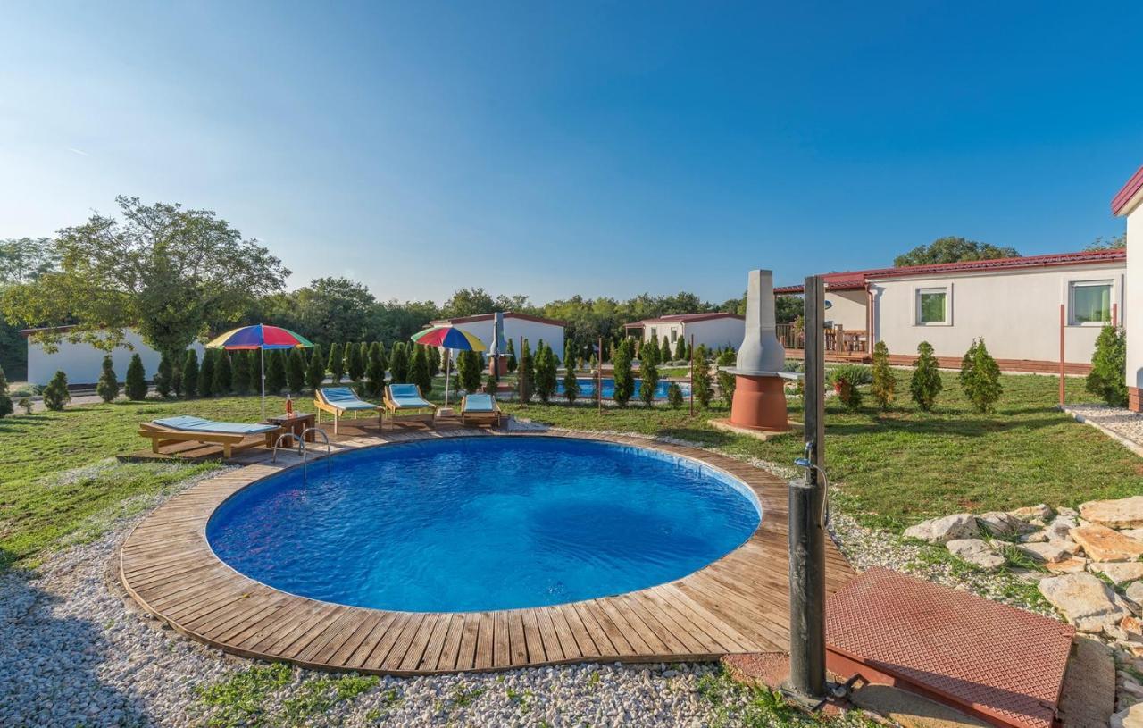 Kringa Holiday Park Village Jelovci מראה חיצוני תמונה