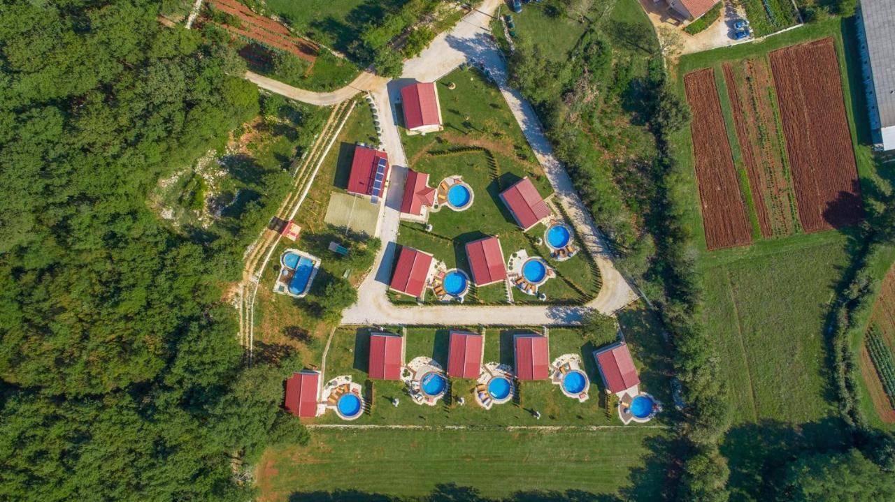 Kringa Holiday Park Village Jelovci מראה חיצוני תמונה